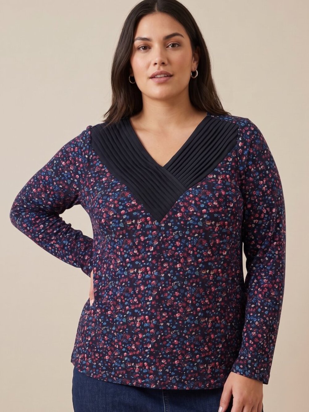 NWOT | Mixed Media Pleated Accent V-Neck Long Sleeve Floral Top Size 2XL